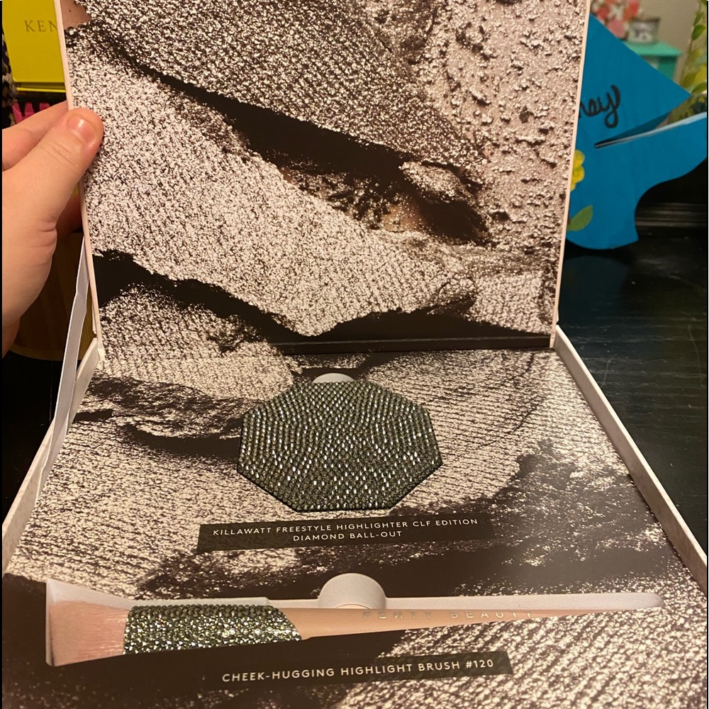 Fenty limited edition Killawatt highlighter kit